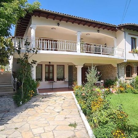 Veranda B&B Berat Bagian luar foto