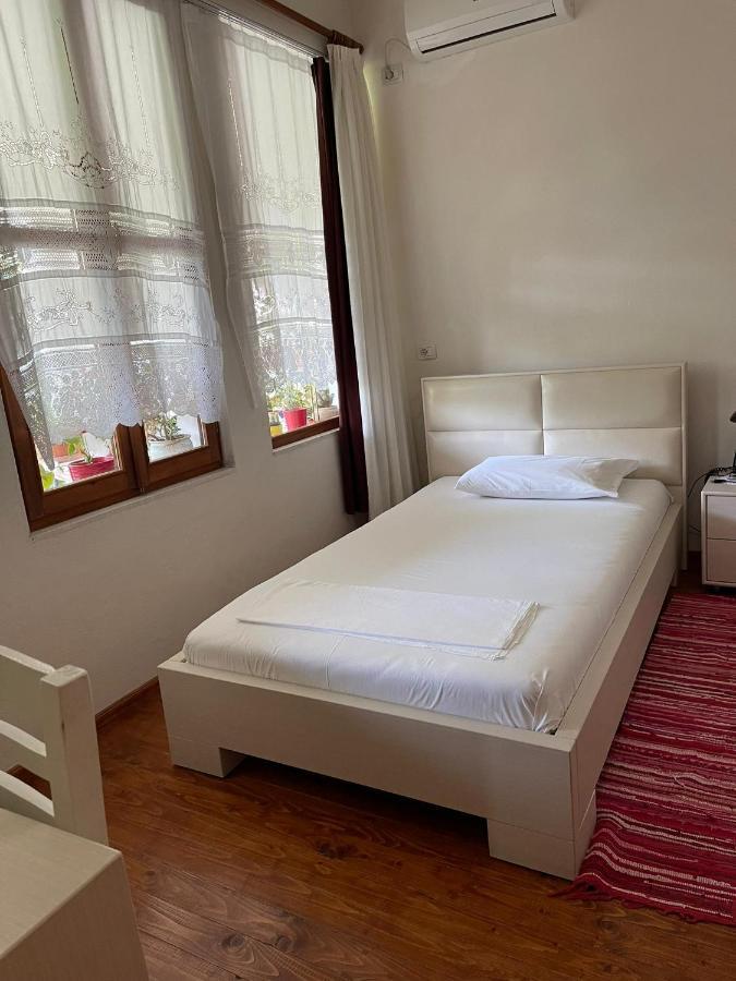 Veranda B&B Berat Bagian luar foto