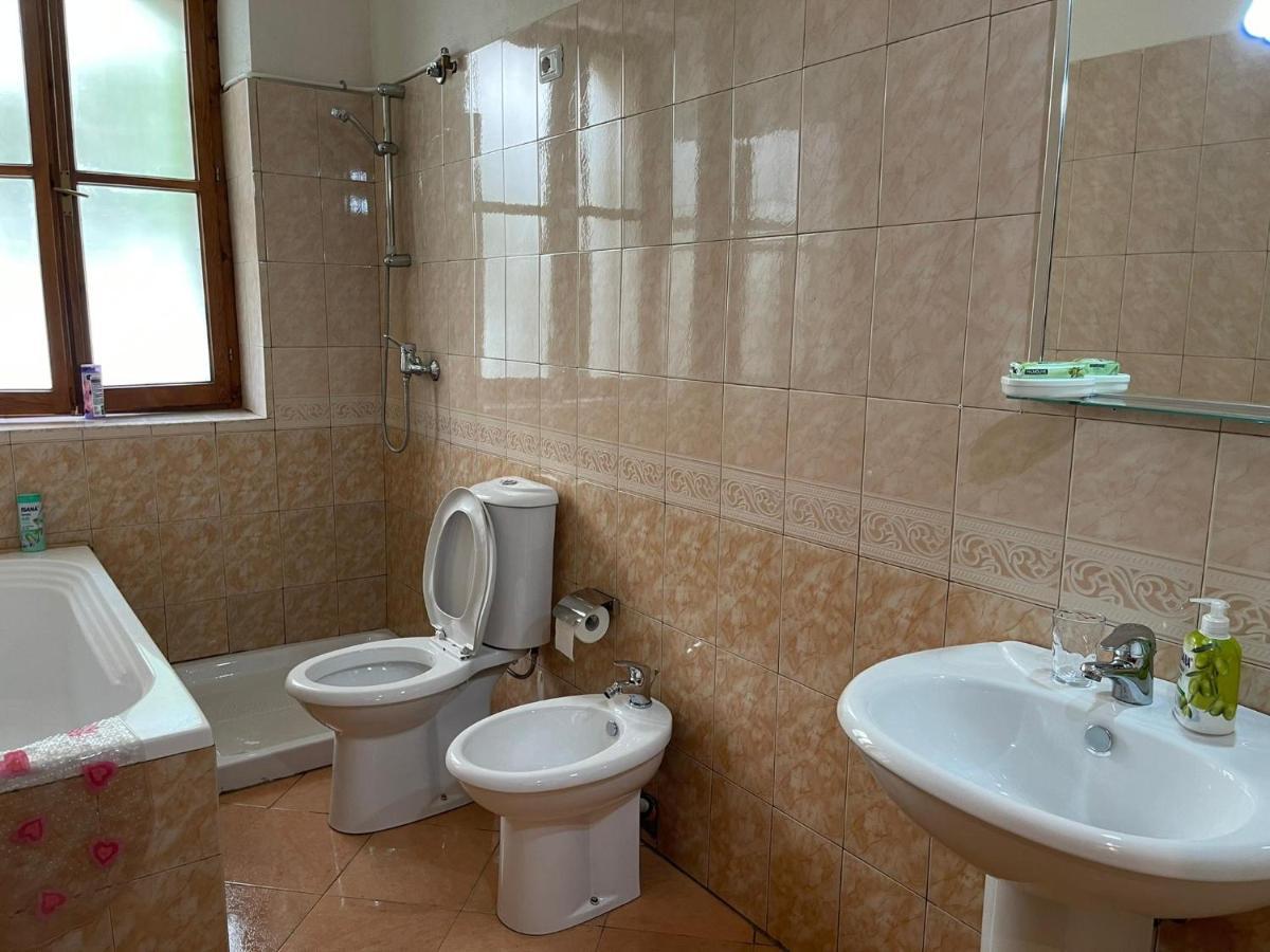 Veranda B&B Berat Bagian luar foto